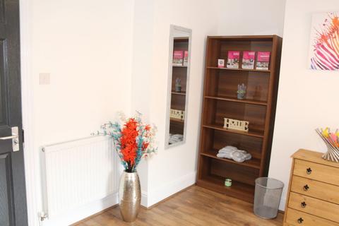 1 bedroom in a house share to rent, 128 Monks Road, Lincoln, Lincolnshire, LN2 5PH, United Kingdom
