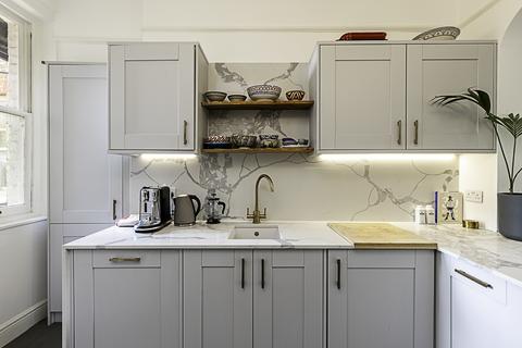 2 bedroom flat to rent, Carlton Mansions, Randolph Ave, London W9
