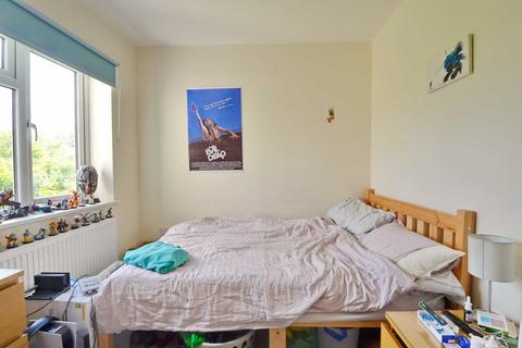 4 bedroom end of terrace house to rent - Monks Park Avenue, Horfield