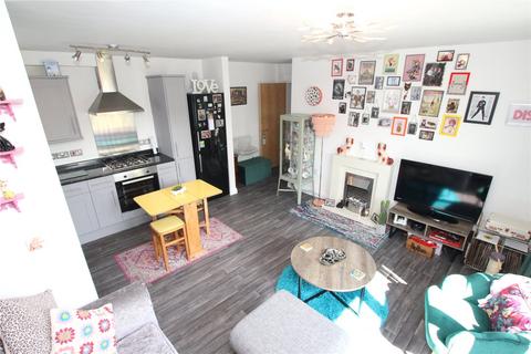1 bedroom flat for sale, Glyndon Road, London, SE18