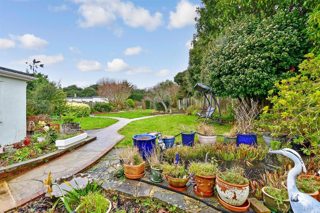 Dumpton Park Drive, Broadstairs, Kent 3 bed detached bungalow for sale