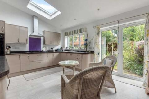4 bedroom detached house for sale - Severn Drive, Taunton TA1