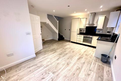 2 bedroom end of terrace house to rent, Trafford Street, Preston PR1