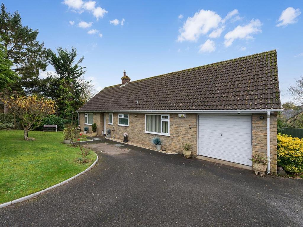 Back Lane, Bradford Abbas, Dorset, DT9 2 bed detached bungalow for sale
