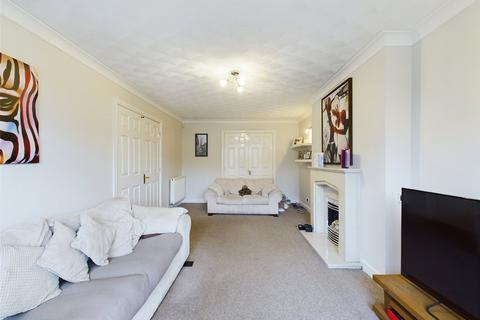 4 bedroom detached house for sale, Cliveden Avenue, Thornton, Bradford, West Yorkshire, BD13