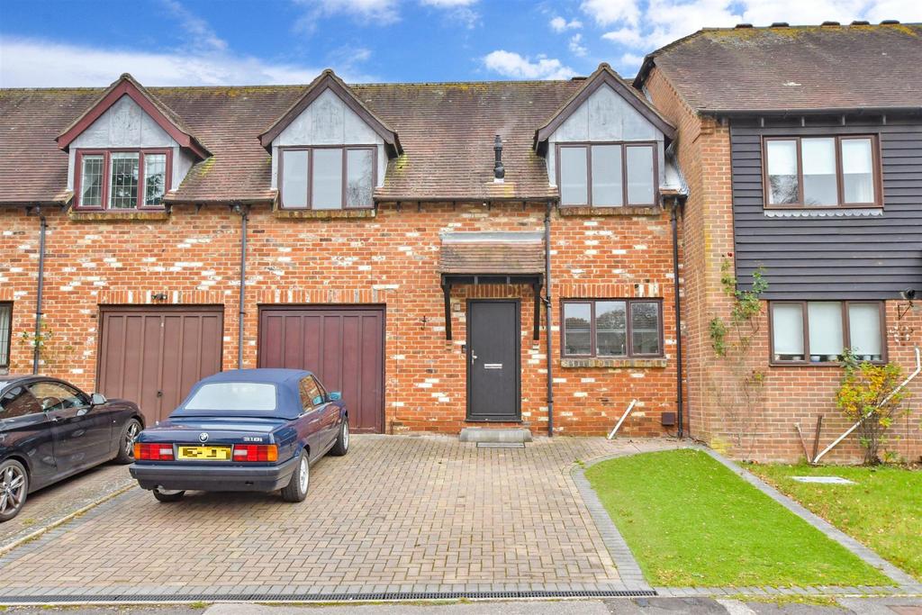 Selham Close, Chichester, West Sussex 3 bed terraced house for sale £