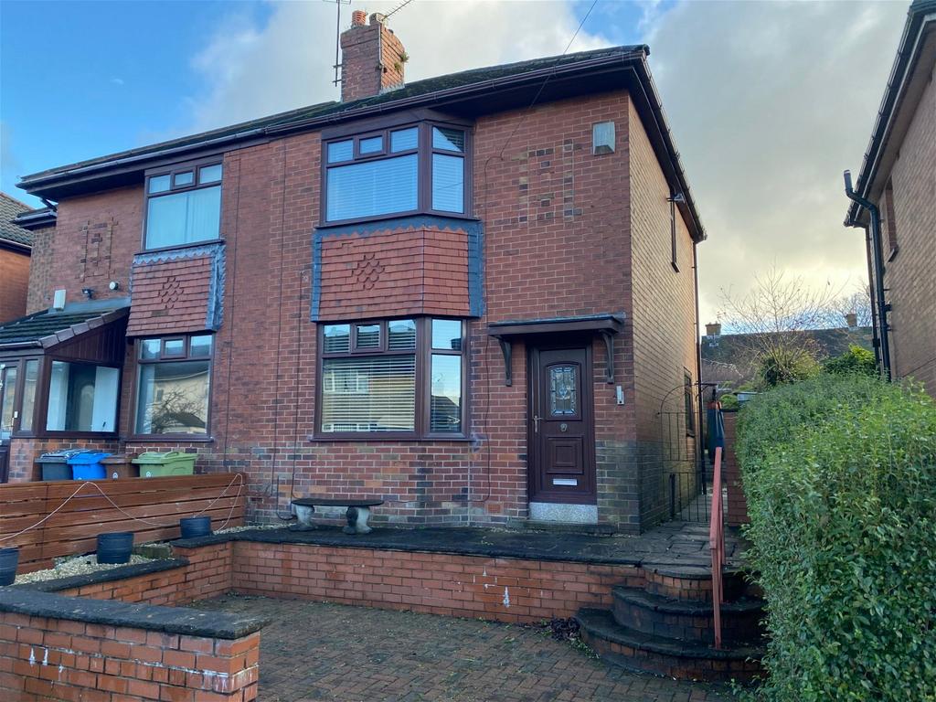 Springfield Lane, Thornham, Royton 2 bed semidetached house for sale