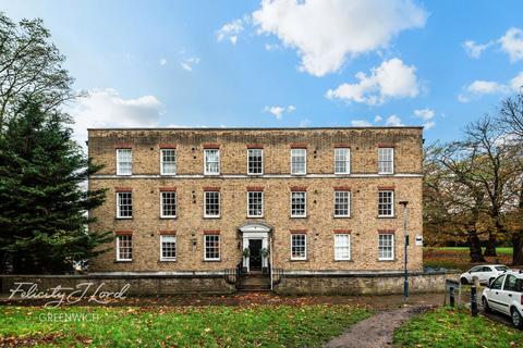 2 Point Close, London, SE10 8QS