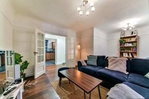 2 Point Close, London, SE10 8QS