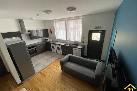 6 bedroom apartment to rent, Slater Street, Liverpool, Merseyside, L1