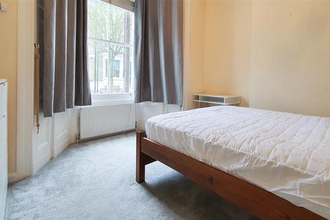 2 bedroom flat to rent, Stanley Terrace, London