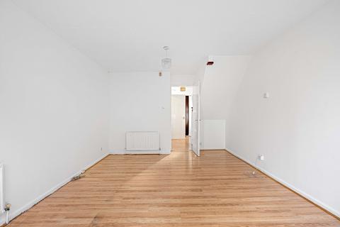 24 Damigos Road, Gravesend, DA12 2LR