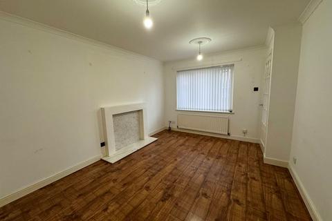 2 bedroom semi-detached house to rent, Braydon Drive, North Shields.  * Extended *