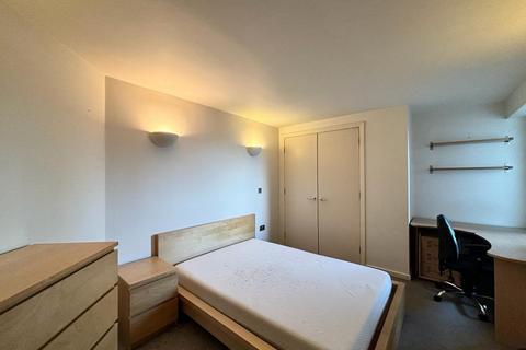 2 bedroom flat to rent, Riverside Way, Leeds, West Yorkshire, UK, LS1