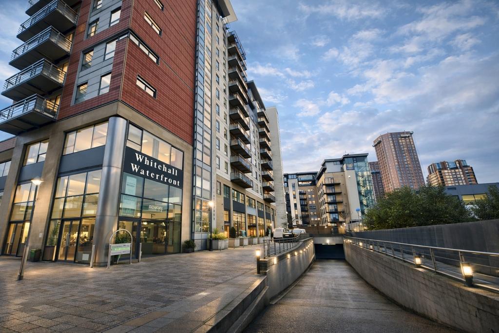 Whitehall Riverside R Net Whitehall Waterfront, 2 Riverside... 2 bed flat - £1,200 pcm (£277 pw)