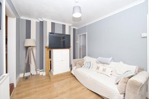 2 bedroom end of terrace house for sale, Mayfield Avenue, Dover, CT16