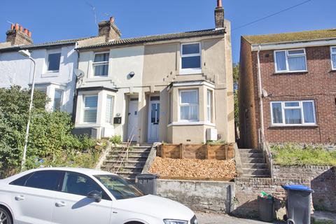 2 bedroom end of terrace house for sale, Mayfield Avenue, Dover, CT16