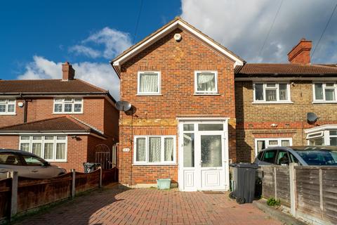 2 bedroom terraced house to rent, Neville Road,  Ilford, IG6