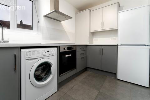 3 bedroom flat to rent, Horton Road, Brighton BN1