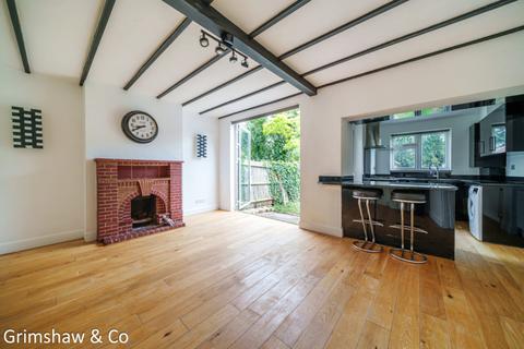 131 Princes Gardens, Acton, London, W3 0LR
