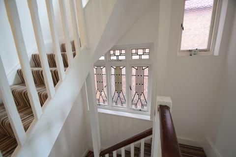 35 Baronsmede, London, W5 4LS