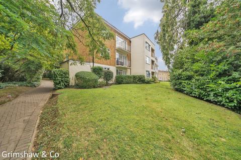 12 Willowmead Close, London, W5 1PT