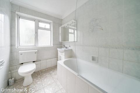 12 Willowmead Close, London, W5 1PT