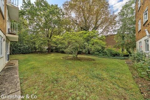 12 Willowmead Close, London, W5 1PT