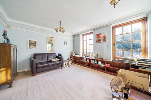 11 Regal Close, London, W5 2SB