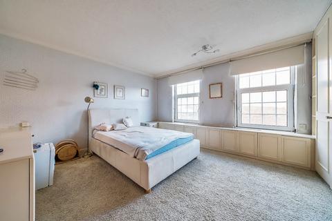 11 Regal Close, London, W5 2SB