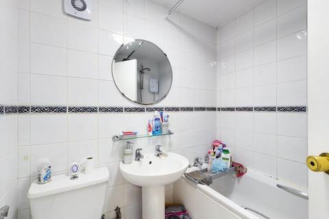 98 Parish Gate Drive, Sidcup, DA15 8TH