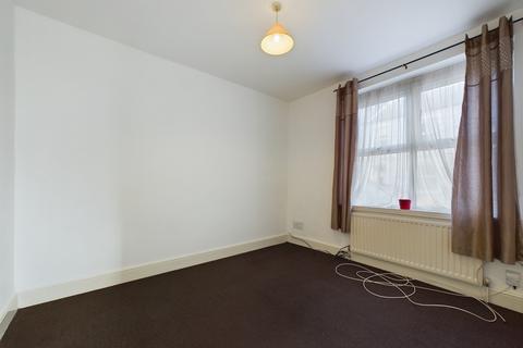2 bedroom flat for sale - Cecil Street, Splott, Cardiff