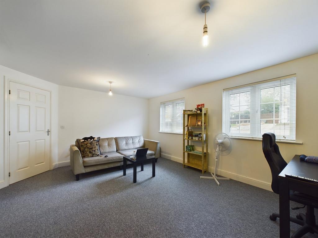 Westfield Gardens, Malpas, Newport 2 bed flat for sale £125,000