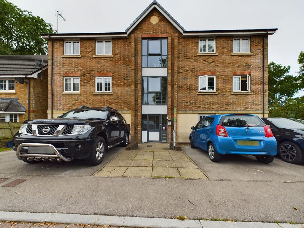 Westfield Gardens, Malpas, Newport 2 bed flat for sale £125,000