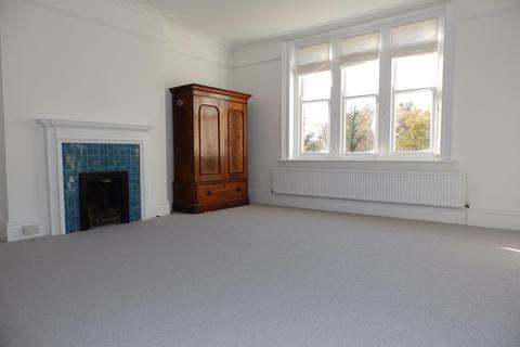 3 bedroom flat to rent, Bishops Down Road, Tunbridge Wells, TN4