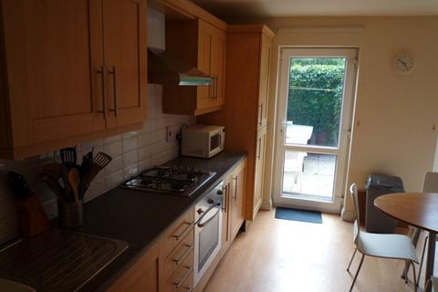 6 bedroom terraced house to rent, Hungerton Street, Lenton, NG7 1HL