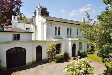 37 Carpenter Road, Birmingham, B15 2JJ