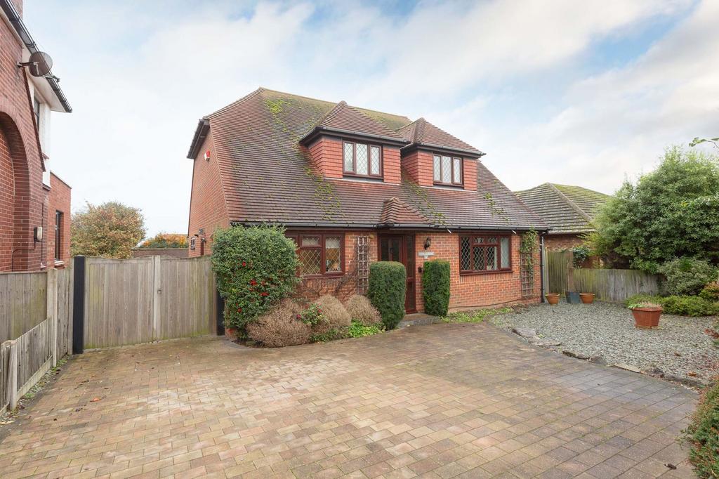 Queens Avenue, Broadstairs, CT10 3 bed detached house for sale £650,000