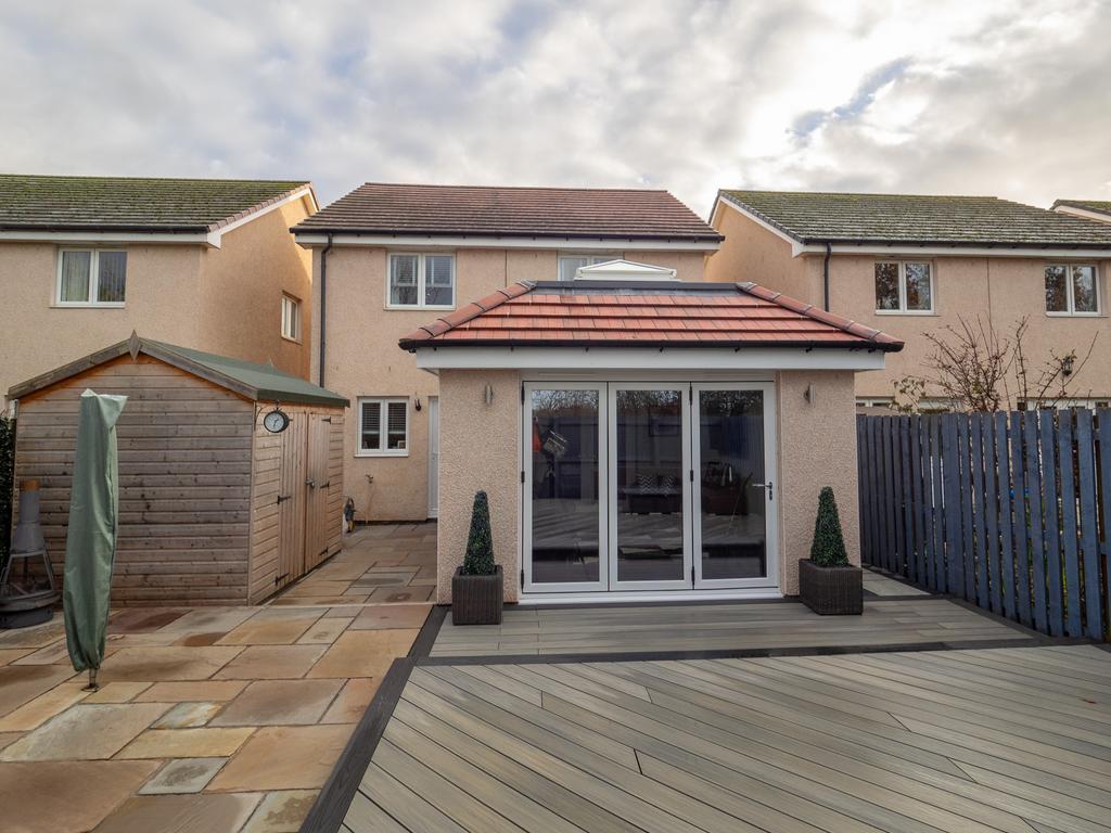 McIntyre Lane, Macmerry EH33 4 bed detached house £305,000