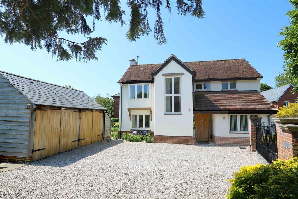 Thame, Oxfordshire 3 bed detached house for sale £845,000