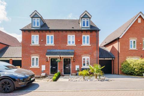 67 Corbetts Way, Thame, OX9 2FN