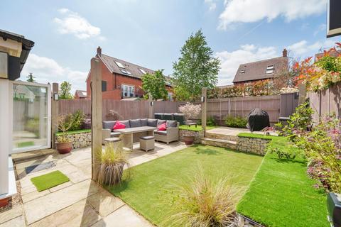 67 Corbetts Way, Thame, OX9 2FN