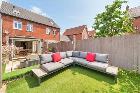 67 Corbetts Way, Thame, OX9 2FN