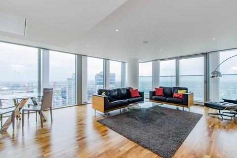 3 bedroom flat to rent, Landmark East Tower, Canary Wharf, London, E14