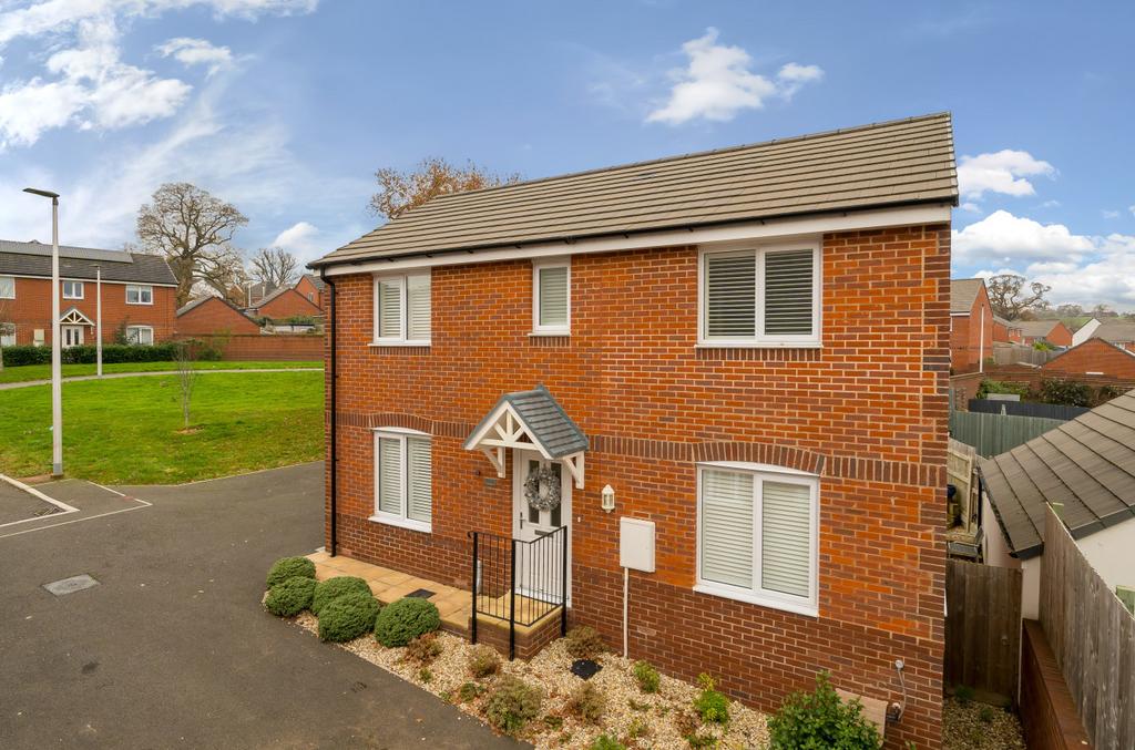 Elton Close, Tiverton, Devon, EX16 3 bed detached house for sale £325,000