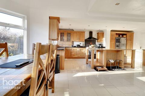 4 bedroom detached house for sale, Queens Road, Minster on Sea