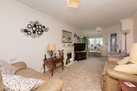 2 bedroom flat for sale, Wealdhurst Park, Dickens Lodge Wealdhurst Park, CT10
