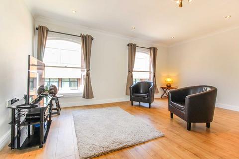 2 bedroom flat to rent, Park Street West, Luton LU1