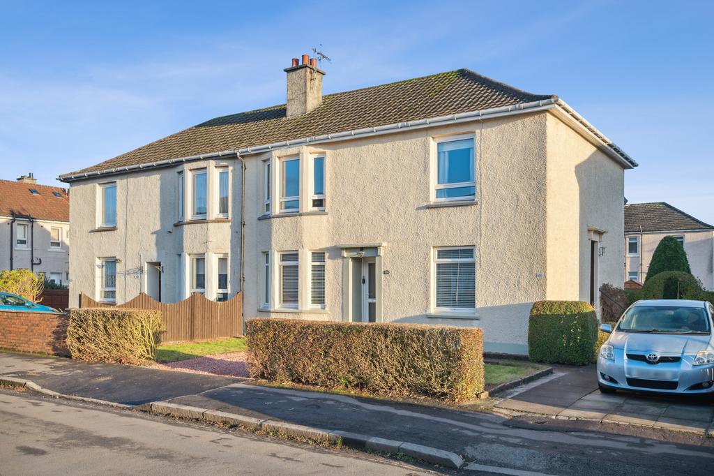 Lochlibo Avenue, Knightswood, Glasgow, G13 4AJ 2 bed flat for sale £