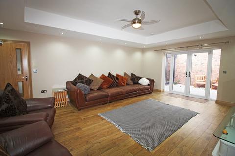 5 bedroom property to rent, Back Goldspink Lane, Newcastle Upon Tyne